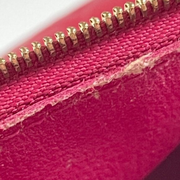 Louis Vuitton Vernis Red Makeup Pouch - Picture 11 of 11